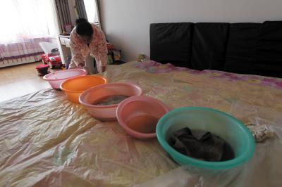 山南楼上漏水，住户失联，小区没物管，业主维权难！律师来支招……